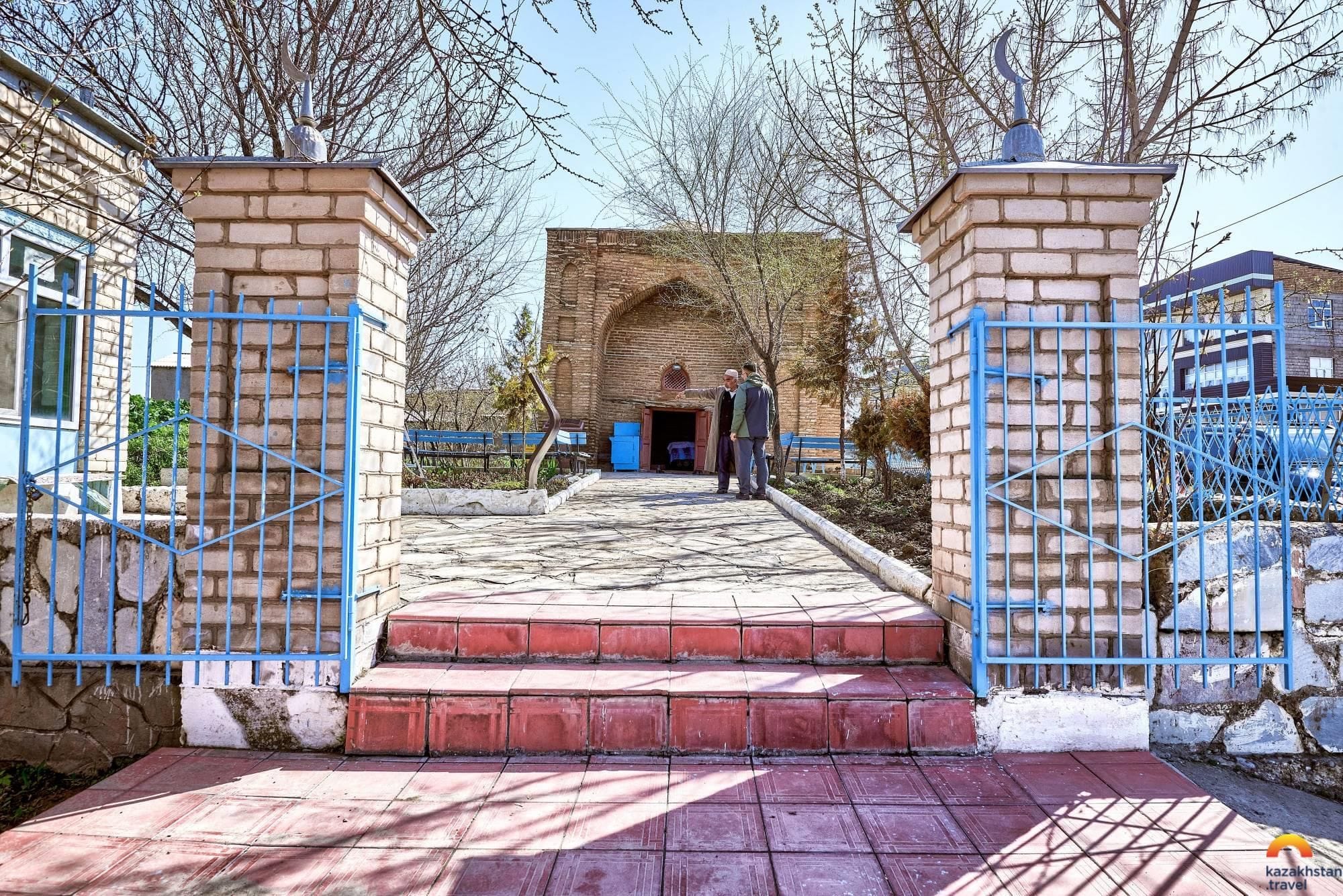 Мавзолей Карашаш-ана 