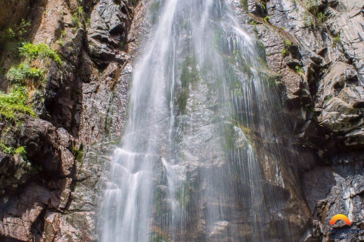 Лучшие локации в Казахстане для занятия скалолазанием